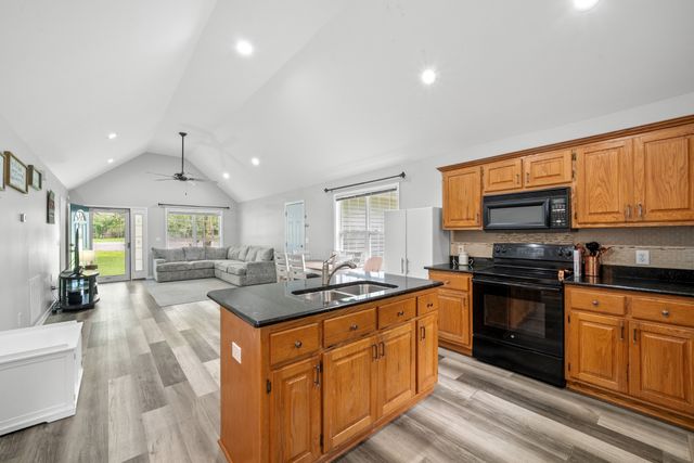 358 Bookout Ln, Cowan, TN 37318