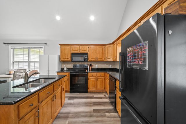 358 Bookout Ln, Cowan, TN 37318