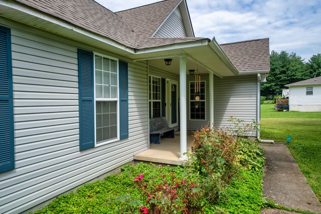 358 Bookout Ln, Cowan, TN 37318