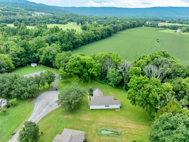 358 Bookout Ln, Cowan, TN 37318