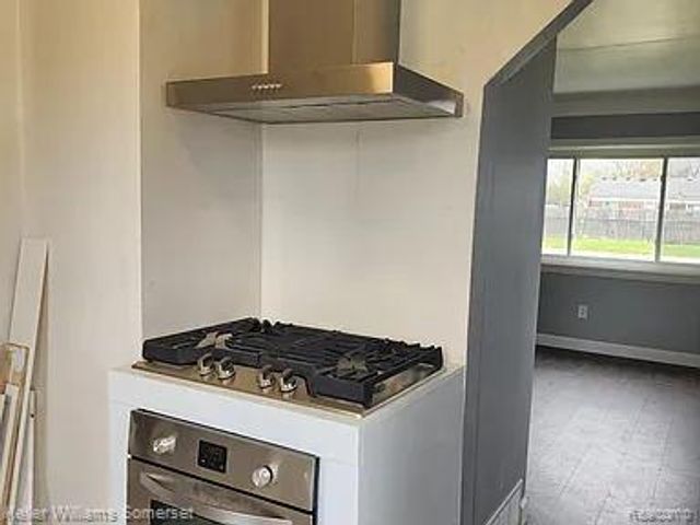 11130 Stephens Road, Warren, MI 48089
