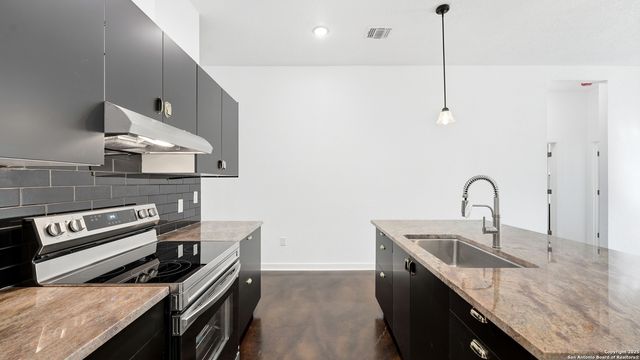 4606 Lee Way, Elmendorf, TX 78112