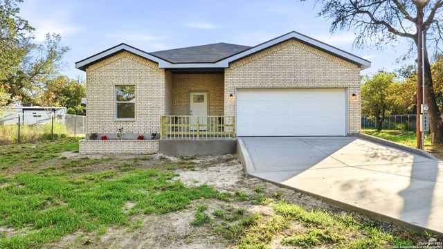 4606 Lee Way, Elmendorf, TX 78112