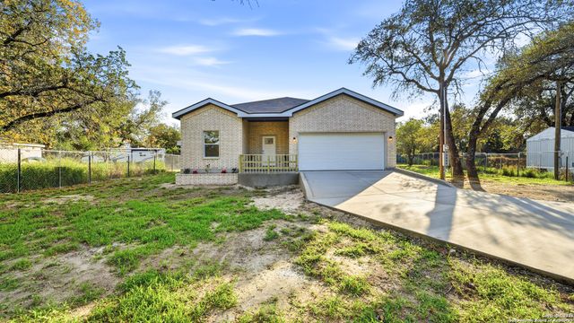 4606 Lee Way, Elmendorf, TX 78112