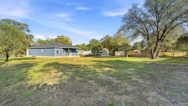 4606 Lee Way, Elmendorf, TX 78112