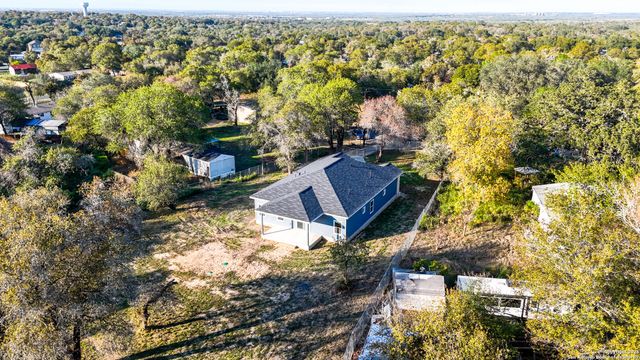 4606 Lee Way, Elmendorf, TX 78112