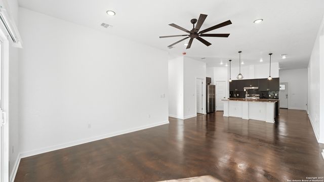 4606 Lee Way, Elmendorf, TX 78112