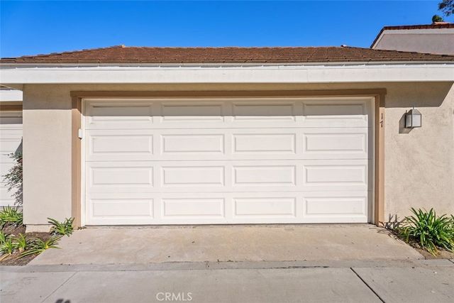 17 Dartmouth, Irvine, CA 92612