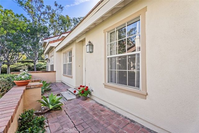 17 Dartmouth, Irvine, CA 92612