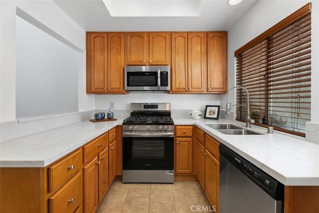 17 Dartmouth, Irvine, CA 92612