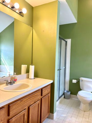 39 Rozalyn Lane, South Amboy, NJ 08879