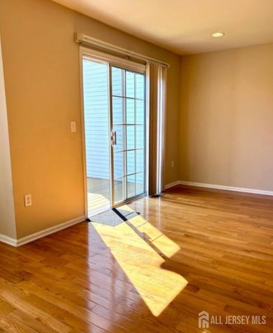 39 Rozalyn Lane, South Amboy, NJ 08879