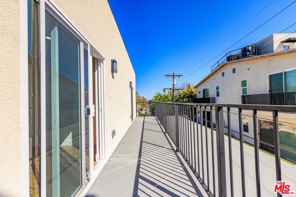 Image 19 of property listing at 10810 Hesby Street, North Hollywood, CA 91601