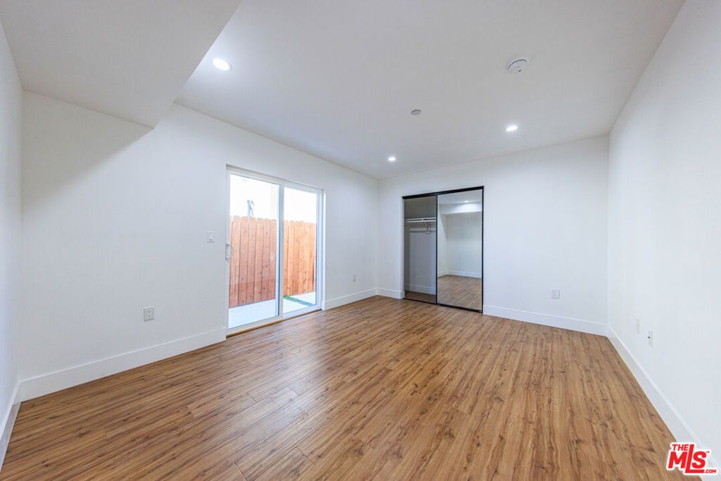 Image 26 of property listing at 10810 Hesby Street, North Hollywood, CA 91601