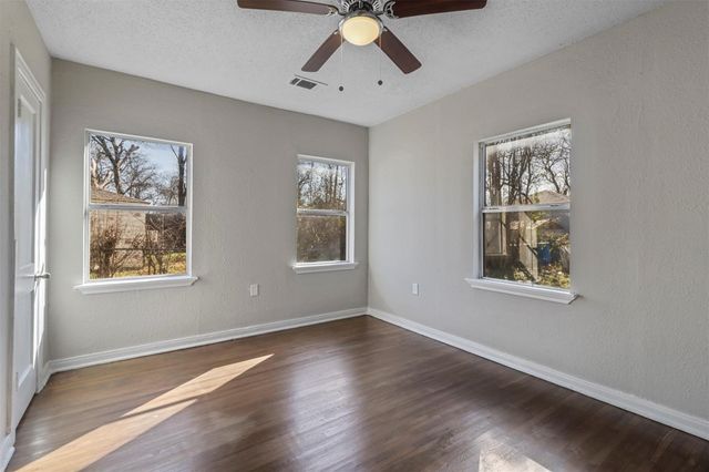 2613 Easter Avenue, Dallas, TX 75216