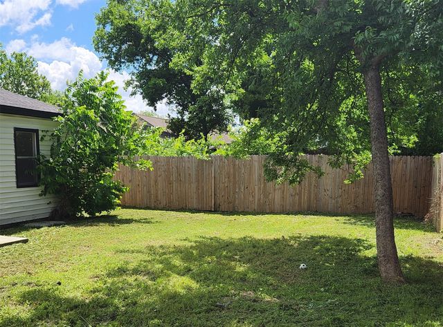 2613 Easter Avenue, Dallas, TX 75216