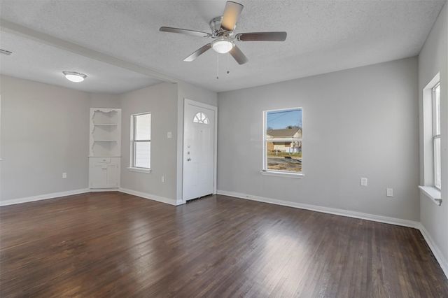 2613 Easter Avenue, Dallas, TX 75216