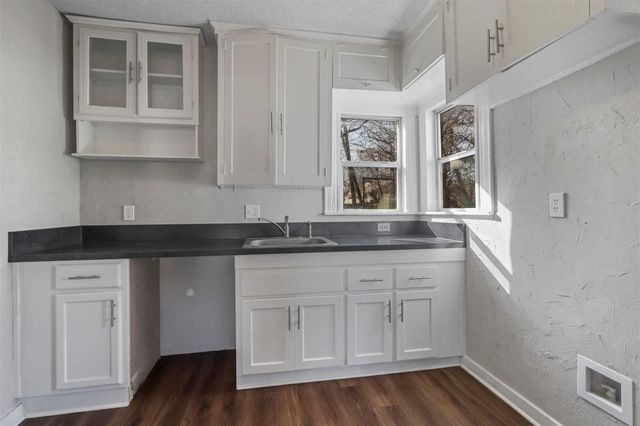 2613 Easter Avenue, Dallas, TX 75216