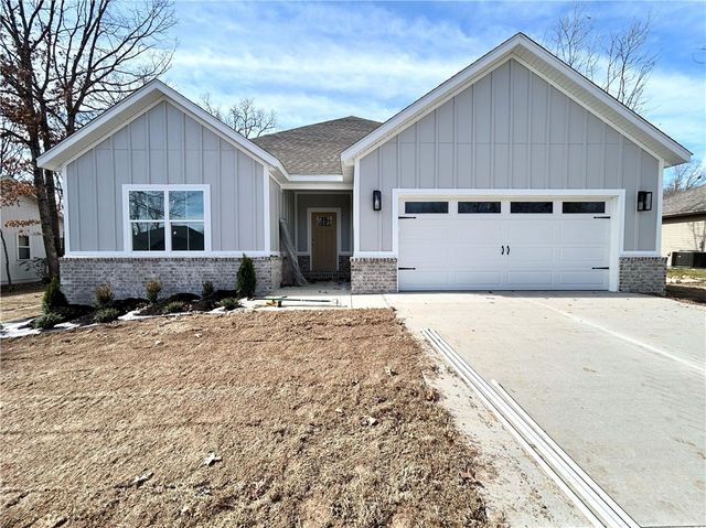 22 Islay Circle, Bella Vista, AR 72715