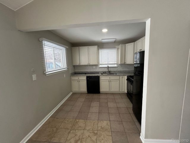 4472 BUCHANAN Avenue, Warren, MI 48092
