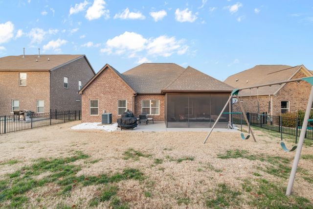 177 Ferdinand Dr, Gallatin, TN 37066