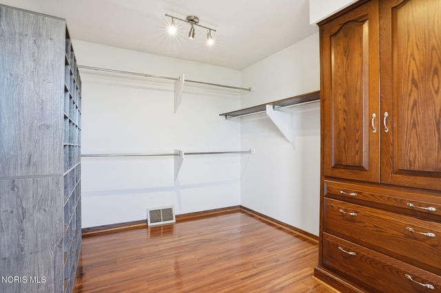 16620 Mitchell Road, Bowling Green, OH 43402