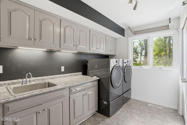 16620 Mitchell Road, Bowling Green, OH 43402