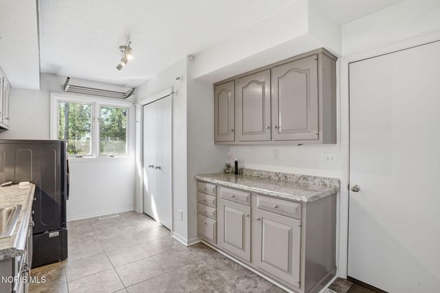 16620 Mitchell Road, Bowling Green, OH 43402