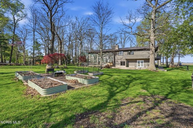 16620 Mitchell Road, Bowling Green, OH 43402