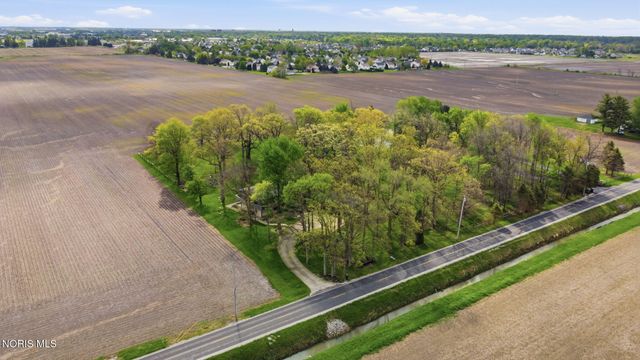 16620 Mitchell Road, Bowling Green, OH 43402