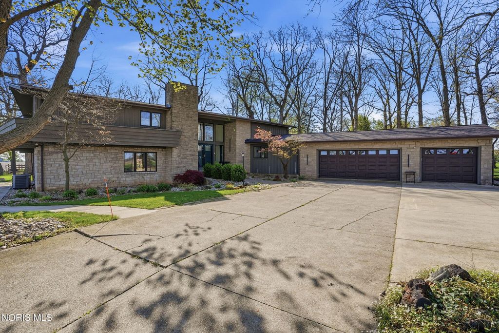 16620 Mitchell Road, Bowling Green, OH 43402