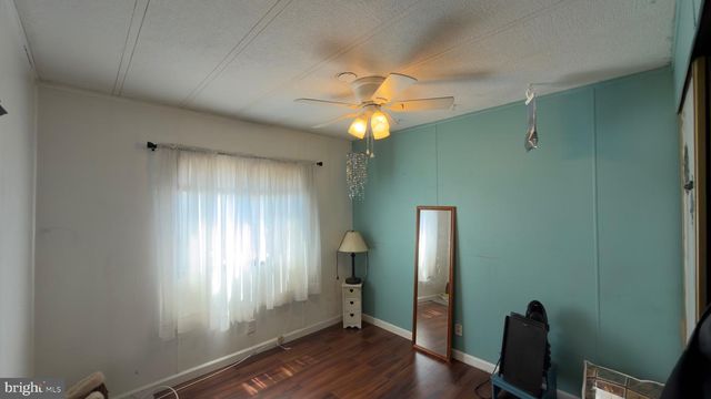 50 NESHAMINY FALLS CIR, North Wales, PA 19454