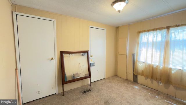 50 NESHAMINY FALLS CIR, North Wales, PA 19454