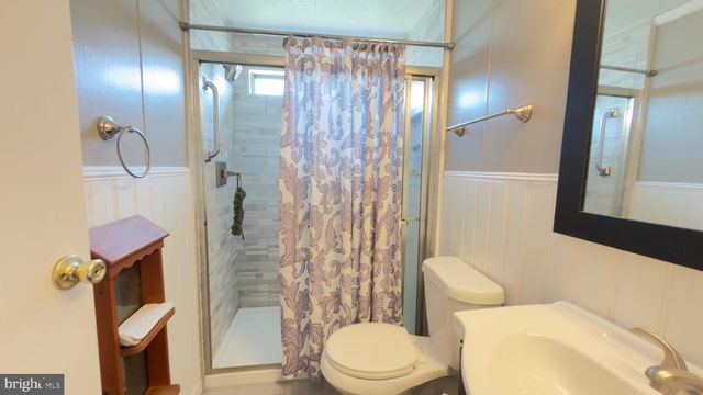 50 NESHAMINY FALLS CIR, North Wales, PA 19454