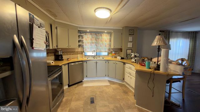 50 NESHAMINY FALLS CIR, North Wales, PA 19454