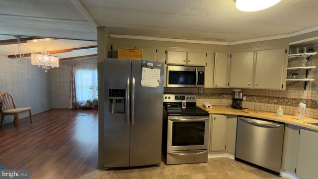 50 NESHAMINY FALLS CIR, North Wales, PA 19454