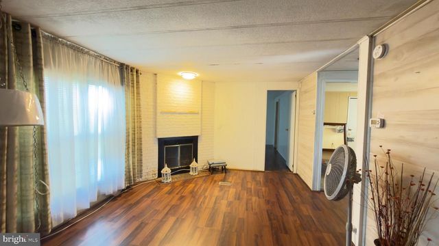 50 NESHAMINY FALLS CIR, North Wales, PA 19454