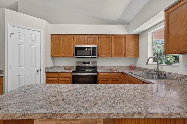 827 FORESTWOOD DRIVE, Minneola, FL 34715