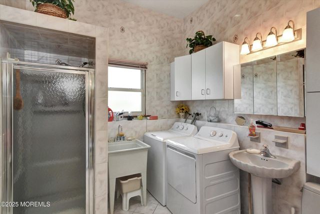 418 Atlantic Avenue, Aberdeen, NJ 07747