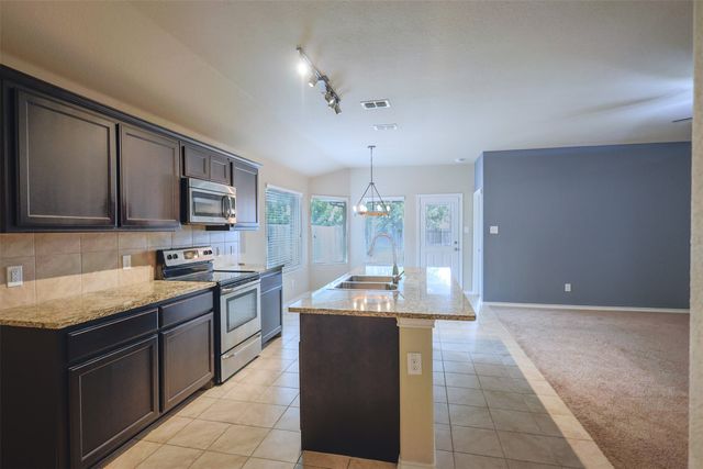 624 River Rock Drive, Azle, TX 76020