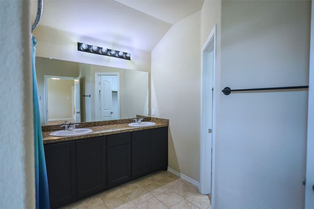 624 River Rock Drive, Azle, TX 76020