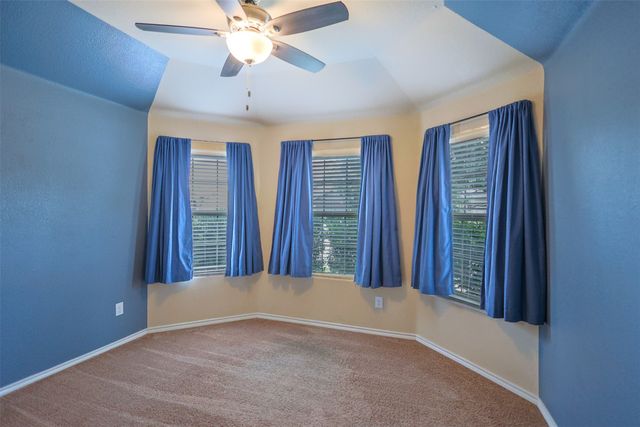 624 River Rock Drive, Azle, TX 76020