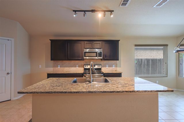 624 River Rock Drive, Azle, TX 76020