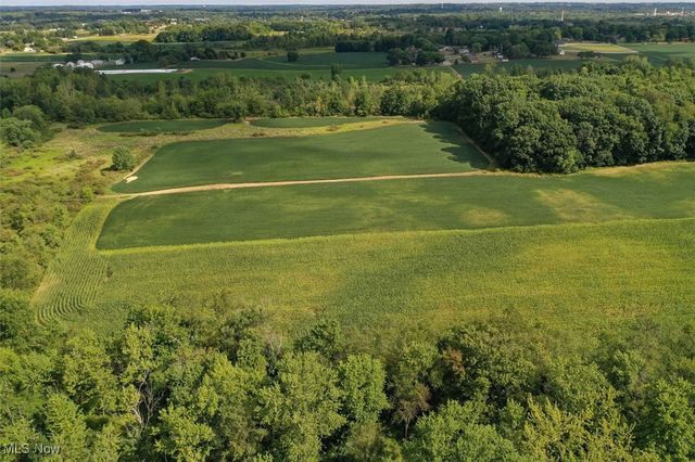 2260 Broadway Avenue NE, East Canton, OH 44730