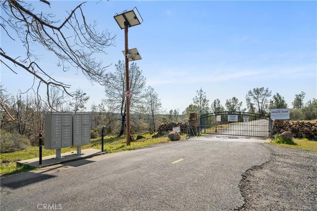 Image 14 of property listing at 1 Sky Court, Forest Ranch, CA 95942