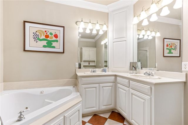 301 NW B Street, Bentonville, AR 72712