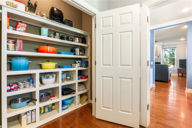 301 NW B Street, Bentonville, AR 72712