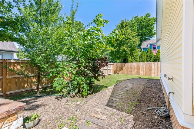 301 NW B Street, Bentonville, AR 72712