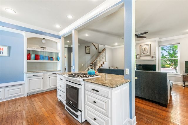 301 NW B Street, Bentonville, AR 72712