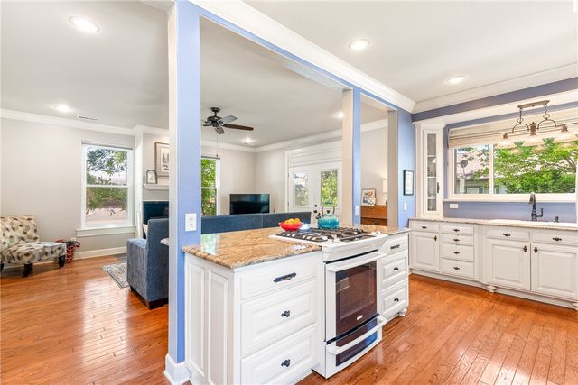 301 NW B Street, Bentonville, AR 72712